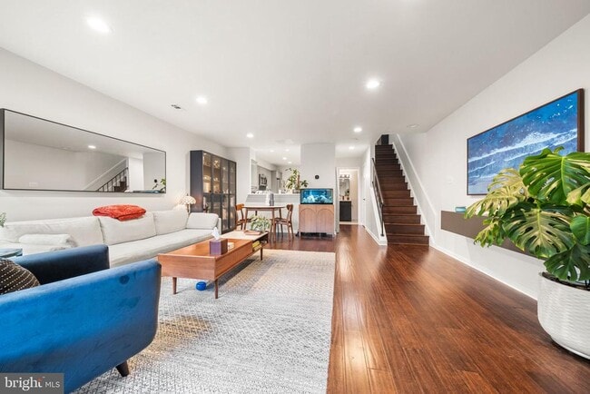 Building Photo - 907 S Rolfe St