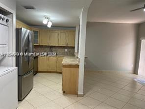 Foto del edificio - 7542 NW 175th St