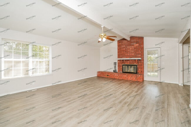 Building Photo - 2613 W Houston Pl