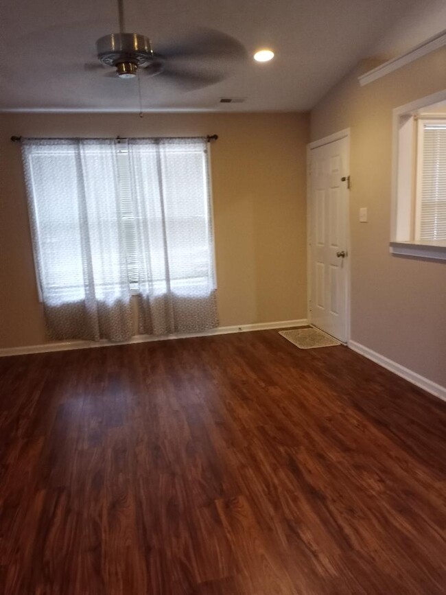 Building Photo - 414 Red Fox Trail