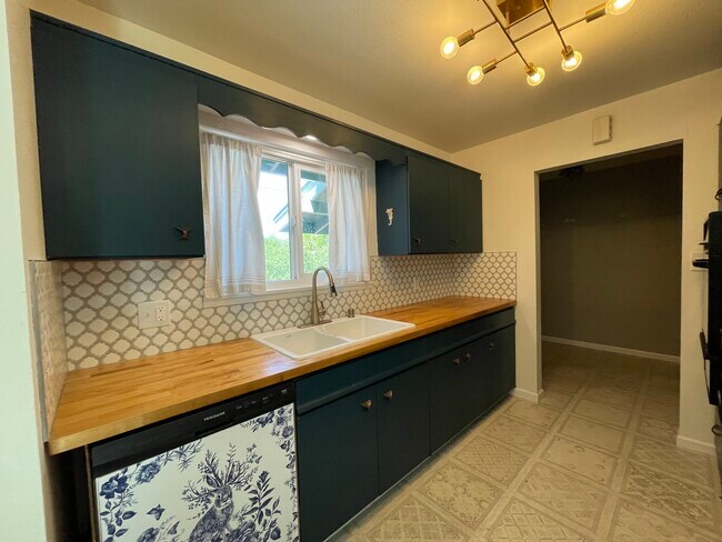 Foto del edificio - 1431 Muir Ave