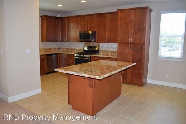 Building Photo - 3 br, 2.5 bath House - 900 Lyon Place