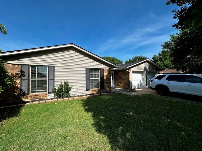 Building Photo - Remodeled