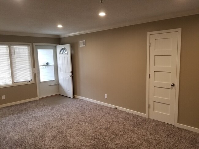 Building Photo - All Fresh and Completely Remodeled Two Bed...