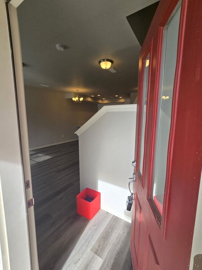 Building Photo - 3B/3B Townhome NOW AVAILABLE in Windsor! Great Location!