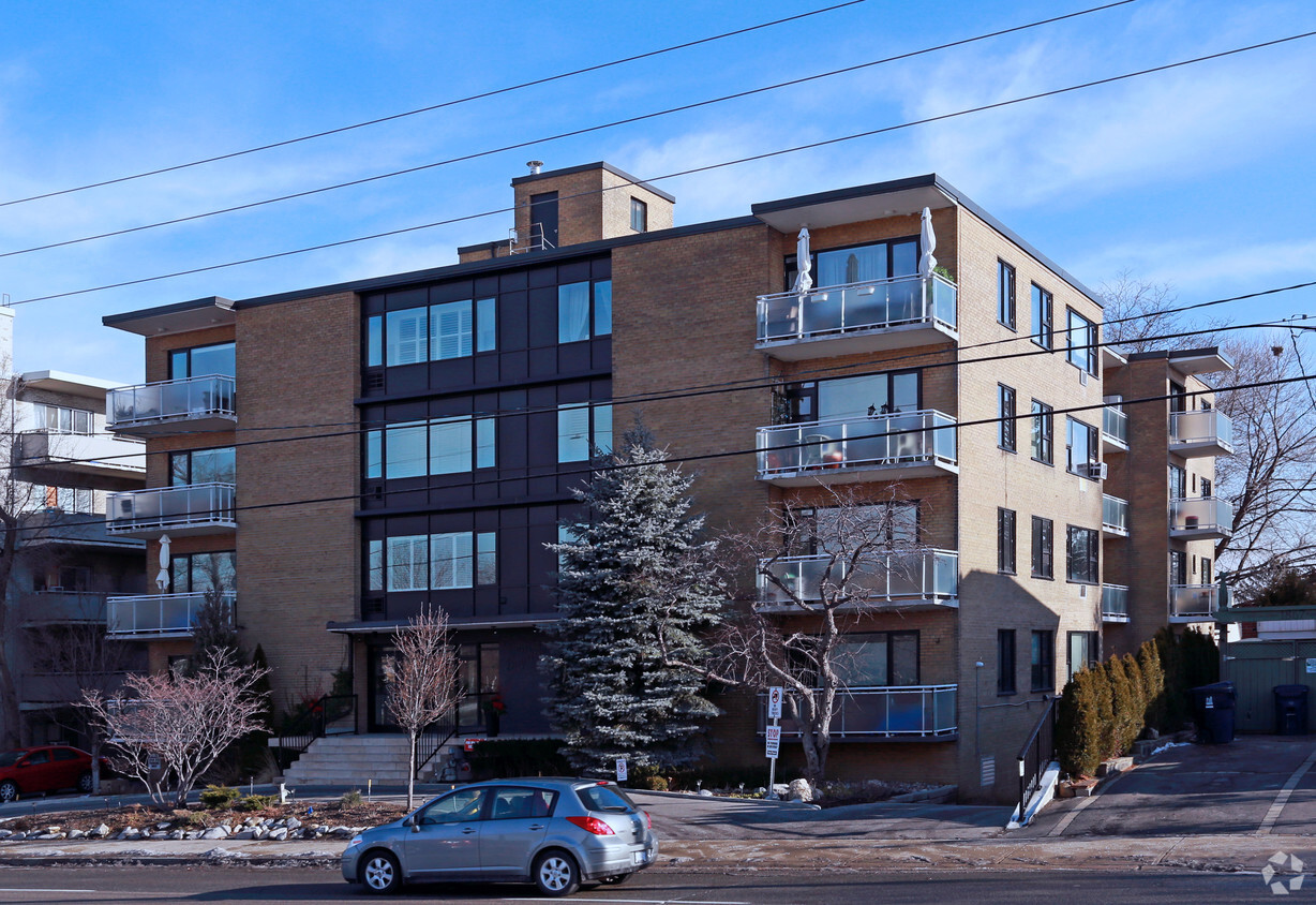 Primary Photo - 1901 Bayview Ave
