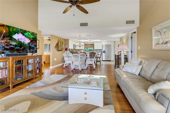 Foto del edificio - 4811 S Landings Dr