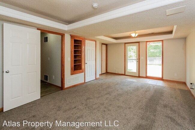 Foto del edificio - 3 br, 3 bath House - 11215 N Ditman Ave