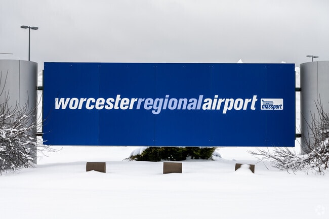 Worcester Airport offers easy, convenient access to regional and national travel.