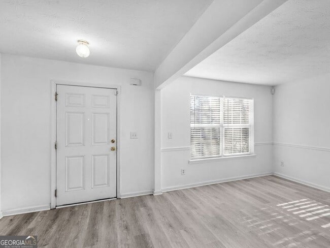 Foto del edificio - 305 Nunnally Dr