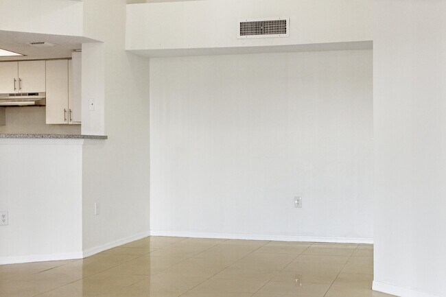 Foto del edificio - 5065 Wiles Rd