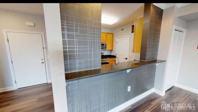 Building Photo - 6301 Fernandez Ct