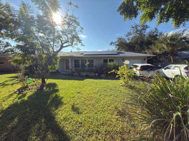 Foto del edificio - 4921 Hyacinth Way S