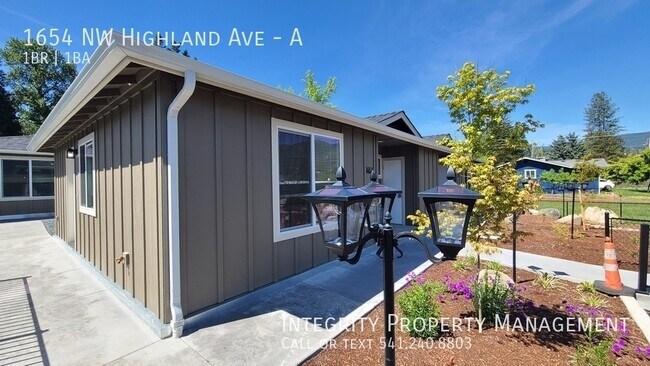 Foto del edificio - 1654 NW Highland Ave