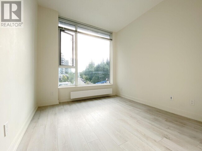 Photo du bâtiment - 8850-8850 University Crescent