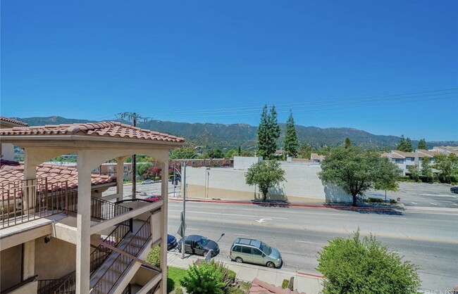 Building Photo - 4110 La Crescenta Ave