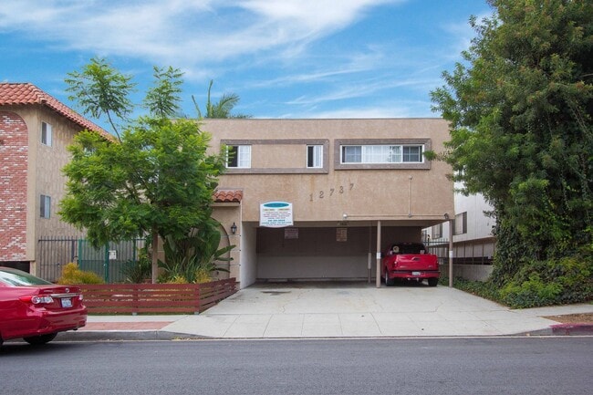 Building Photo - 12737 Pacific Ave