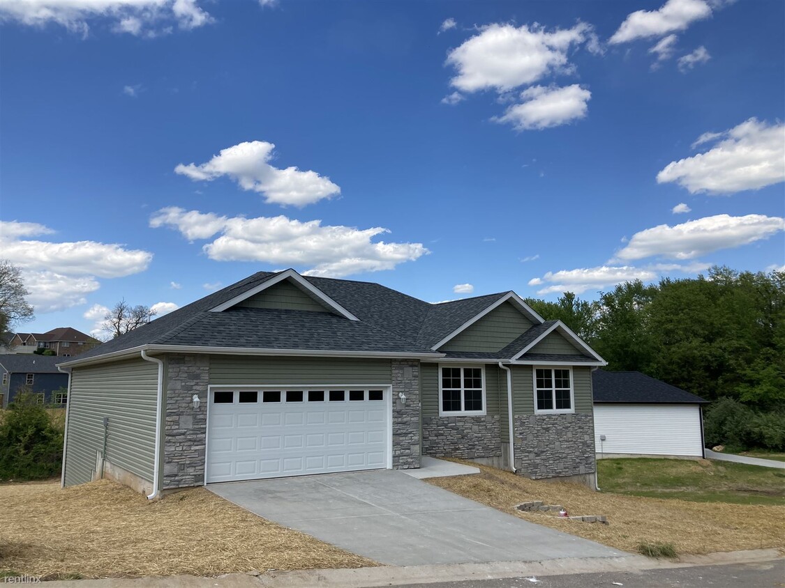 Foto principal - 5 br, 3 bath House - 110 Kennedy Court
