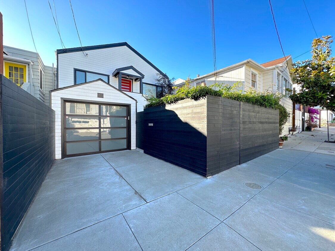 Primary Photo - 618 Gates St