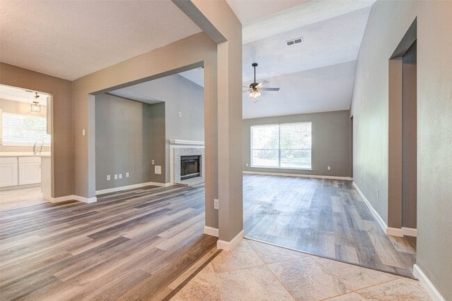 Foto del edificio - 17930 Seven Pines Dr