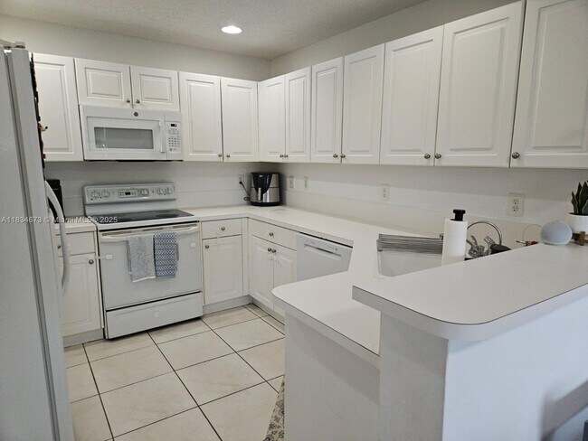 Foto del edificio - 5030 NW 116th Ct