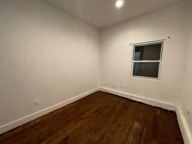 Foto del edificio - 1424 Flatbush Ave