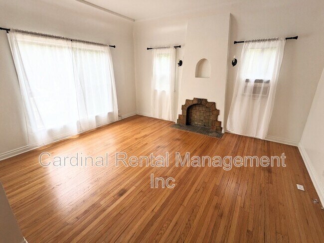 Foto del edificio - 4803 Toland Way