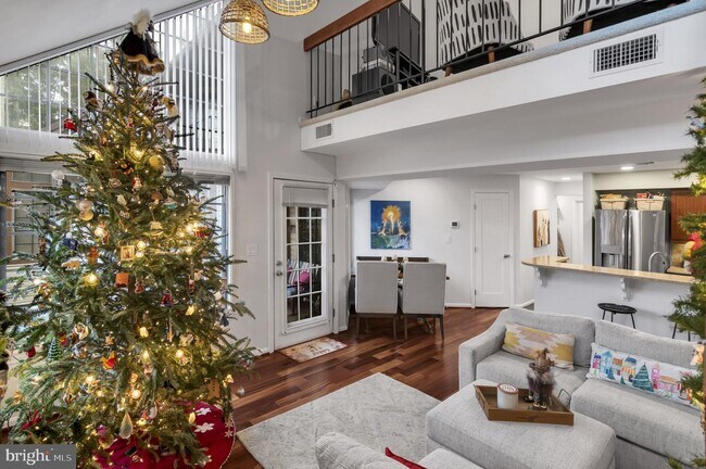 Foto del edificio - 6003 Curtier Dr