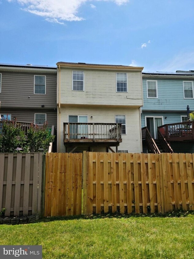 Building Photo - 2406 Rosecroft Ct
