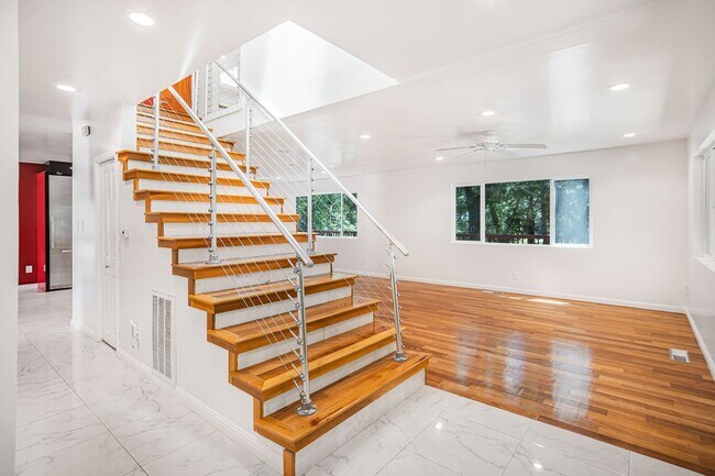 Foto del edificio - Private and quiet home listed for rent $78...