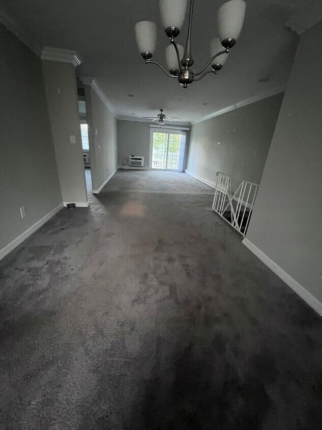 Primary Photo - TURN KEY!!!! \1 Bedroom Apartment