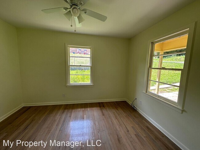 Building Photo - 3 br, 1 bath House - 1345 Louis Street