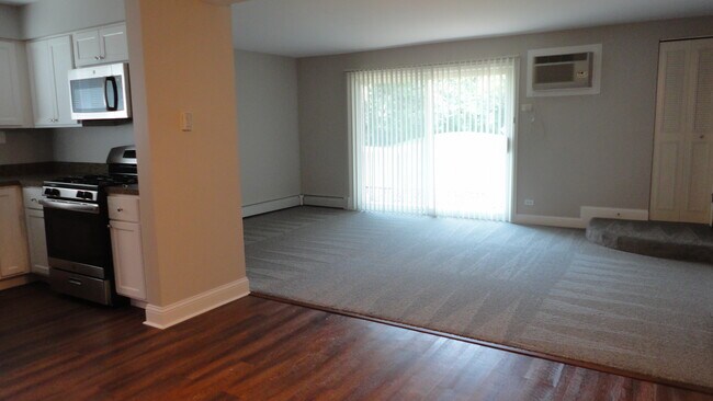 Building Photo - 625 W 65th St