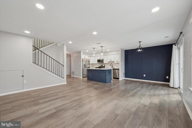 Foto del edificio - 9 Meadow Ln