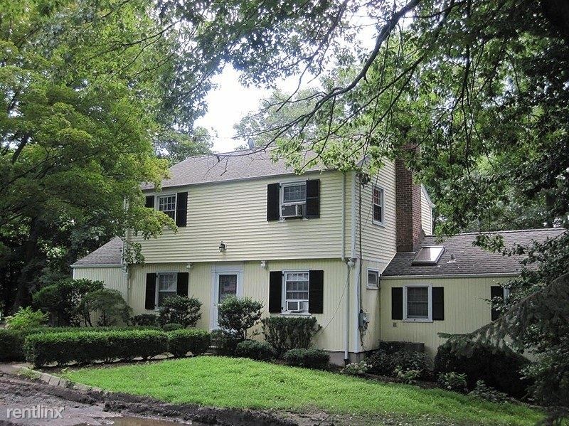 Primary Photo - 4 br, 2.5 bath House - 1170 Mamaroneck Avenue