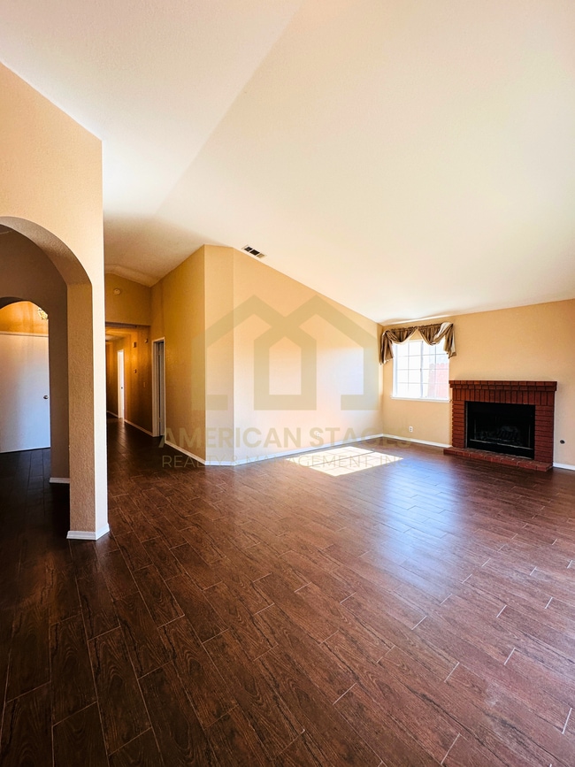 Building Photo - 4281 Ridgecrest St