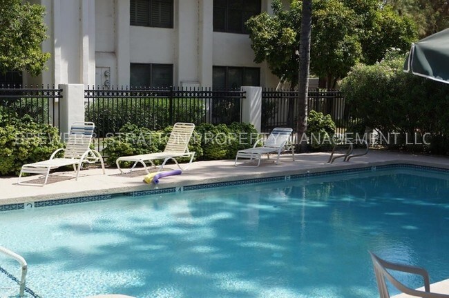 Foto del edificio - 5200 S Lakeshore Dr