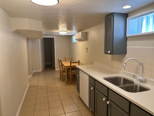 Photo - 128 W 300 N Apartment