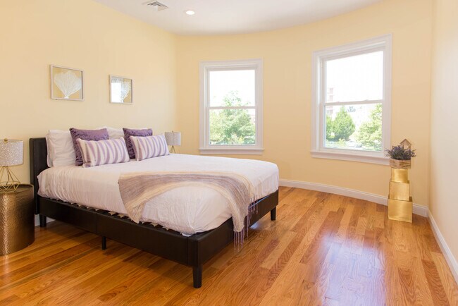 *Pictures are representative samples of the advertised unit. In some cases, the actual units you tou - 624 Cambridge St