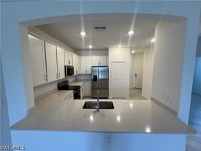 Building Photo - 2320 Dragonfruit Wy