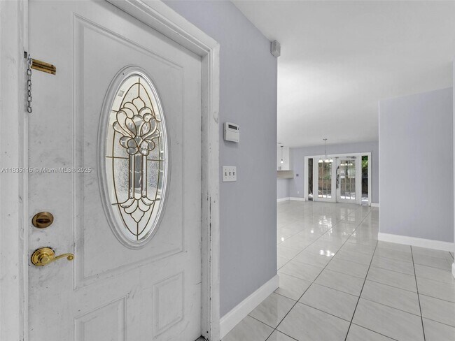 Foto del edificio - 6525 SW 18th St