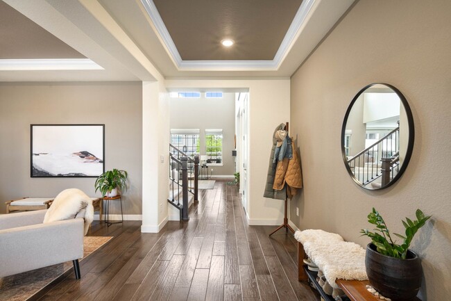 Foto del edificio - Luxury 4BD, 3.5BA Sterling Ranch Home with...