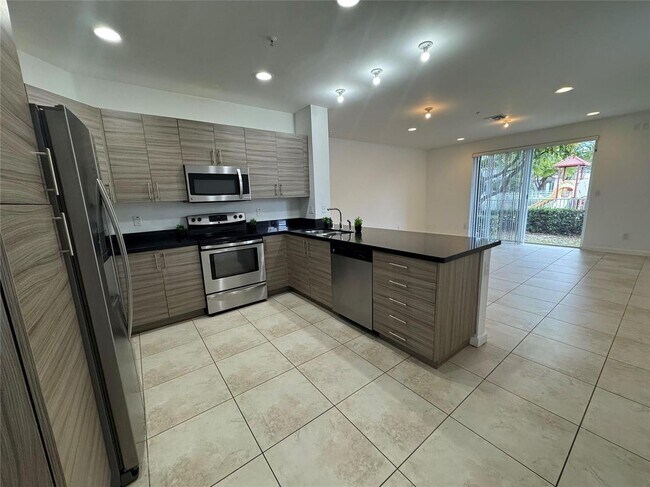 Foto del edificio - 2675 SW 81st Terrace
