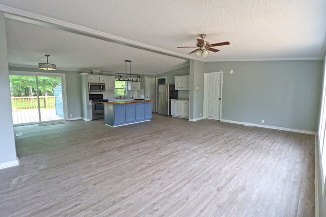 Building Photo - 535 Frank Hastie Ln