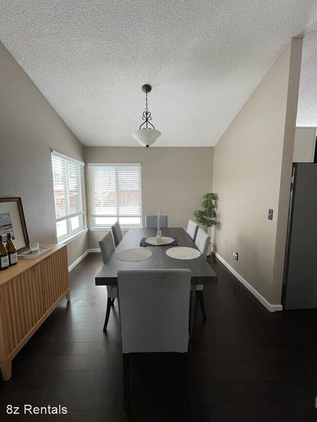 Building Photo - 4 br, 3.5 bath House - 1071 Thames St