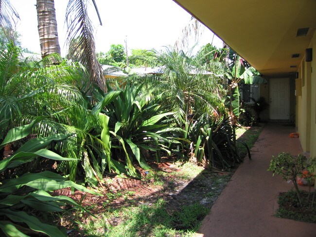 Foto del edificio - 817 SW 29th St