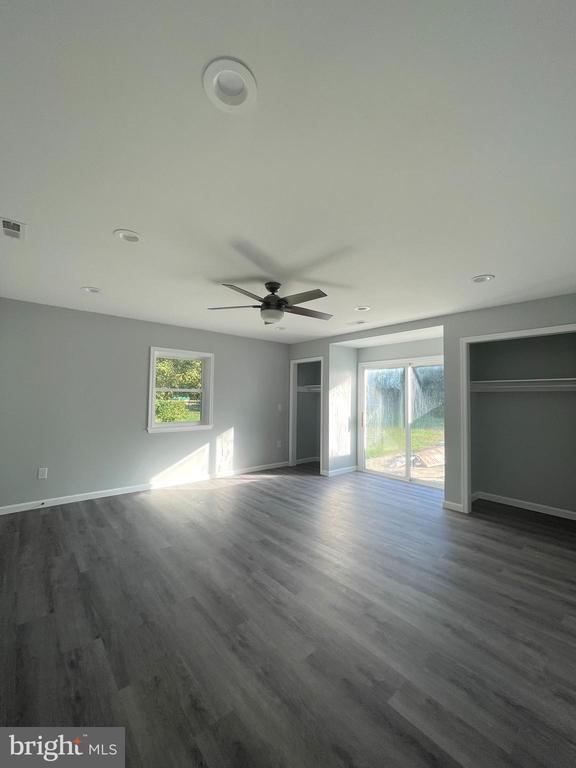 Building Photo - 3220 Delsea Dr