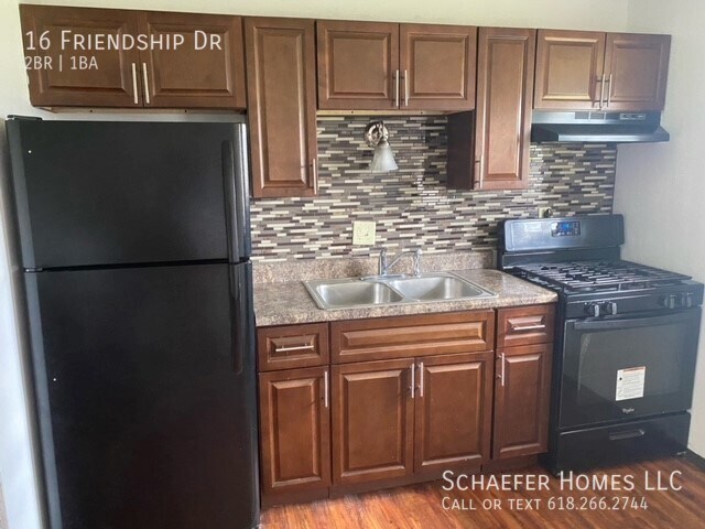 Building Photo - 2 Bedroom Duplex