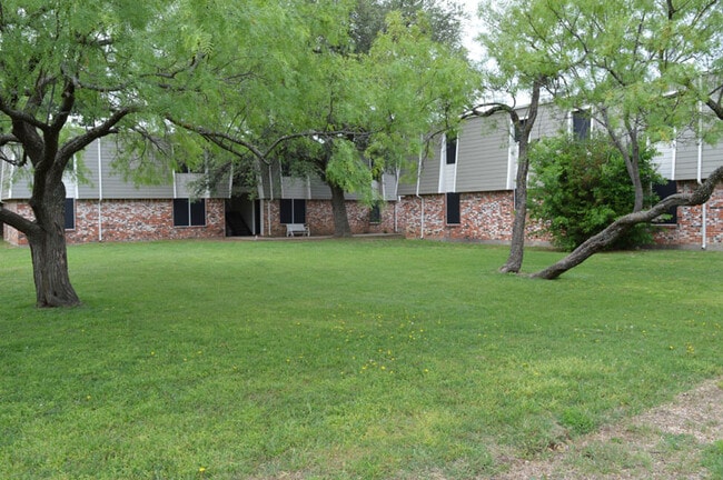 Building Photo - Sadosa Ridge