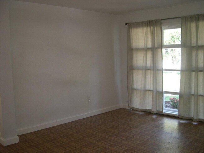 Foto del edificio - 220 Golden Days Dr